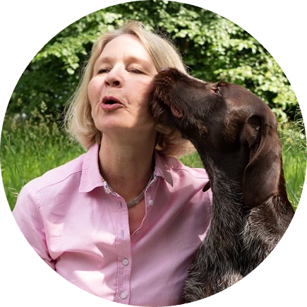 Babette-Taugbøl-and-her-dog-circle